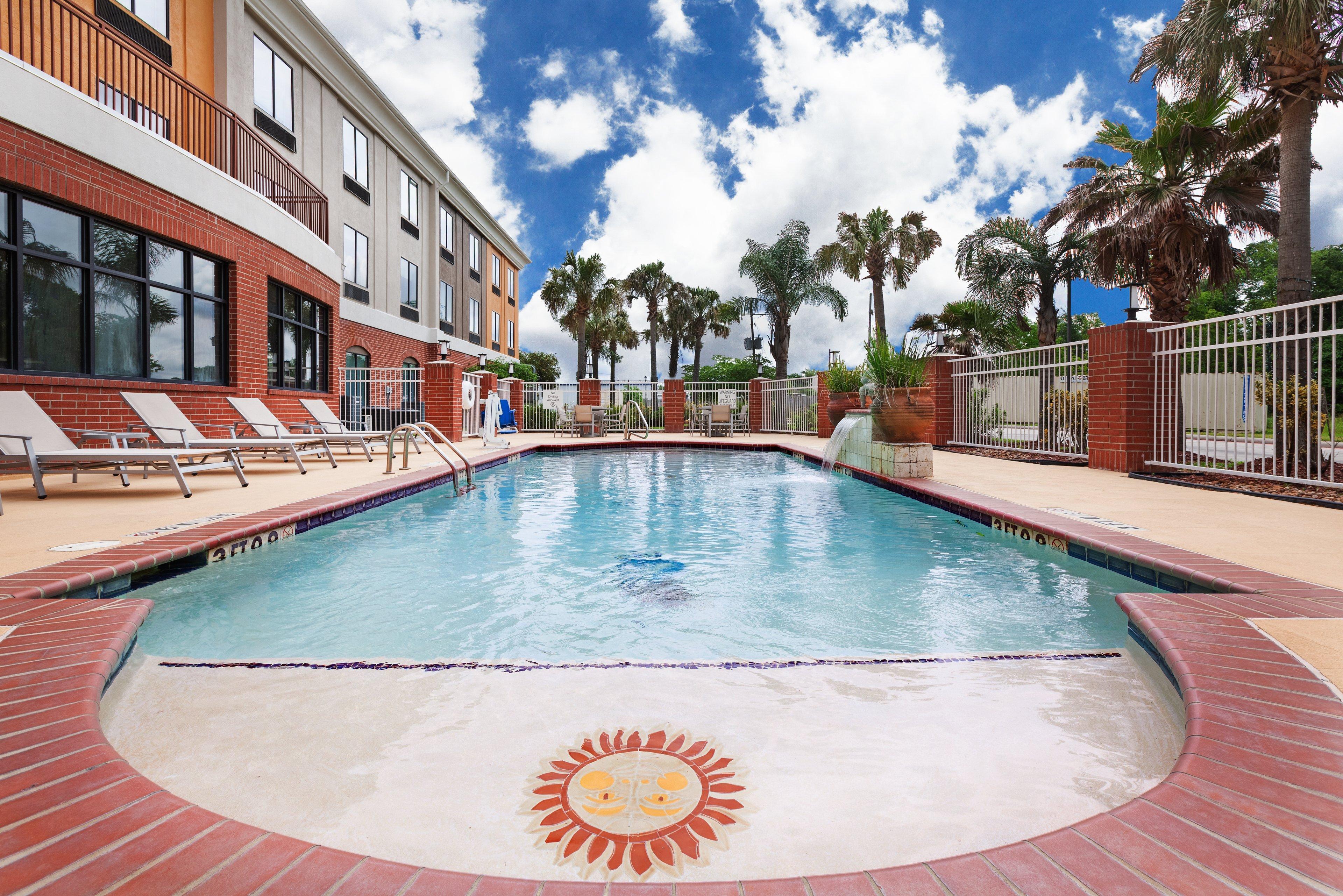 Holiday Inn Express Hotel And Suites Orange, An Ihg Hotel Exterior foto
